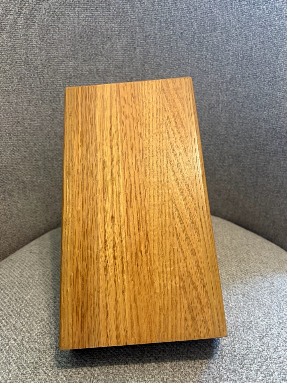 CUTCO- Homemaker + 8 Honey Oak Wood
Knife Block (18-Slot). - Picture 4 of 5
